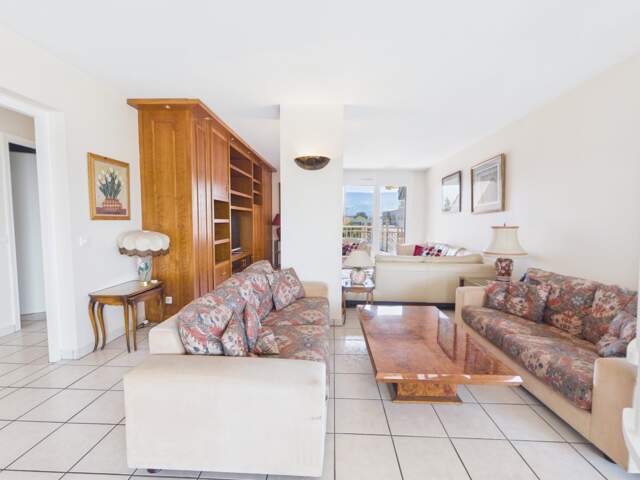 Haute Savoie (74), à vendre AMBILLY - Proche douane - Appartement T4 duplex attique — photo du bien