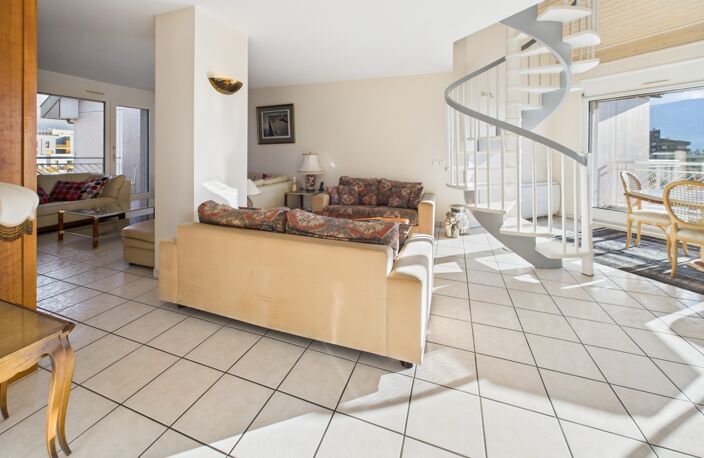 Haute Savoie (74), à vendre AMBILLY - Proche douane - Appartement T4 duplex attique — photo 4