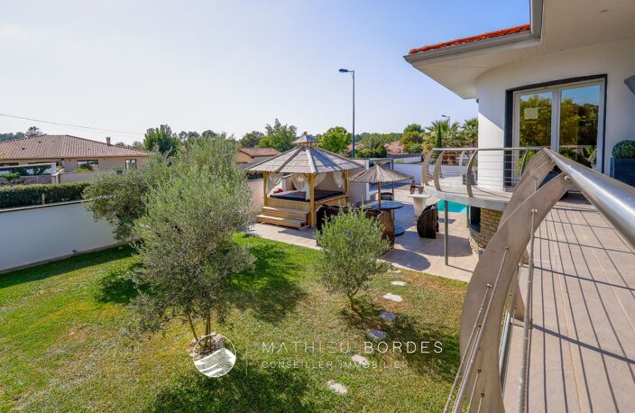 Maison contemporaine de 216m2 avec piscine, spa, et T3 indépendant — photo 5