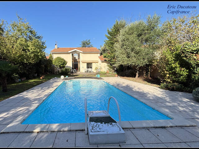 Maison à vendre 5 pièces, calme, piscine — photo du bien
