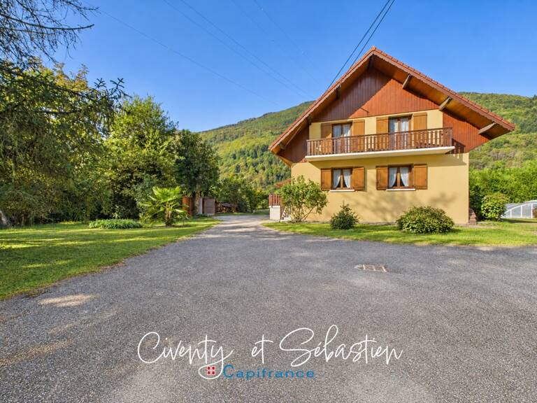 VAL-D’ARC – BELLE MAISON DE 133 M² AVEC PISCINE, JARDIN ARBORÉ ET VUE SUR LES MONTAGNES — photo 1