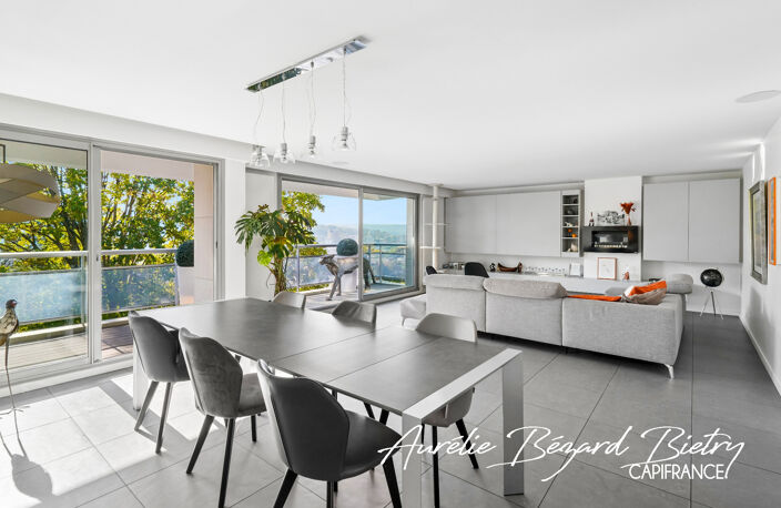 Duplex en dernier étage avec terrasse plein ciel de 143 m² — photo 3