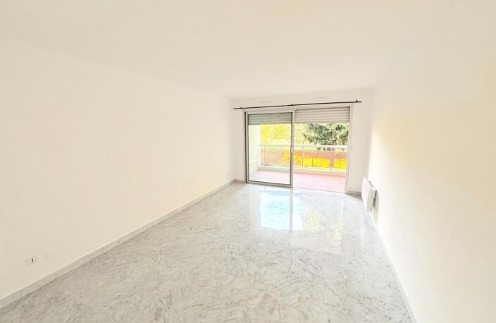 Appartement à vendre 2 pièces LE CANNET (06) — photo 2
