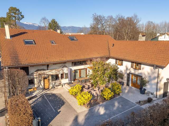 A VENDRE - Propriété rénovée avec maison, gîte et grange - PREVESSIN MOENS — photo du bien