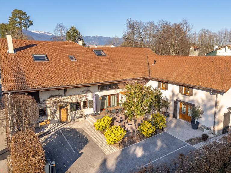 A VENDRE - Propriété rénovée avec maison, gîte et grange - PREVESSIN MOENS — photo 1