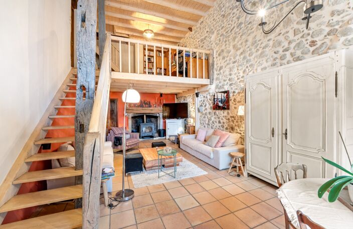 A VENDRE - Propriété rénovée avec maison, gîte et grange - PREVESSIN MOENS — photo 3