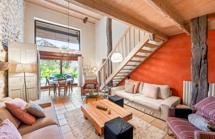 A VENDRE - Propriété rénovée avec maison, gîte et grange - PREVESSIN MOENS — photo 4