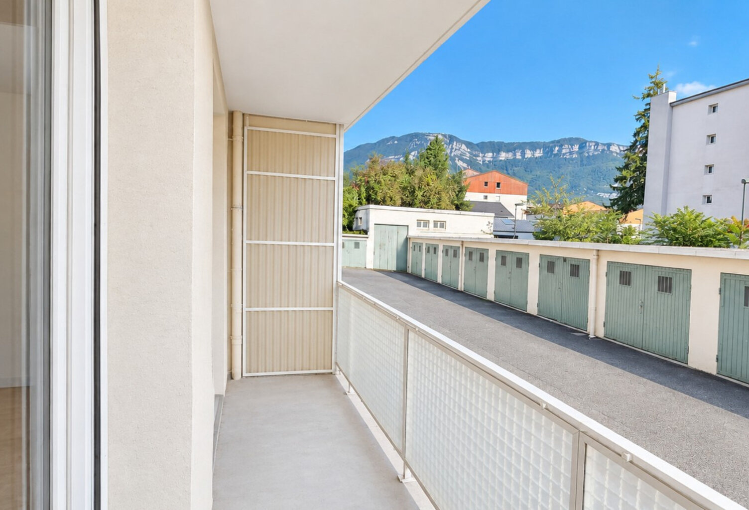 Appartement à vendre 4 pièces  (AIX LES BAINS) - Entre ville et lac et Garage — photo 1