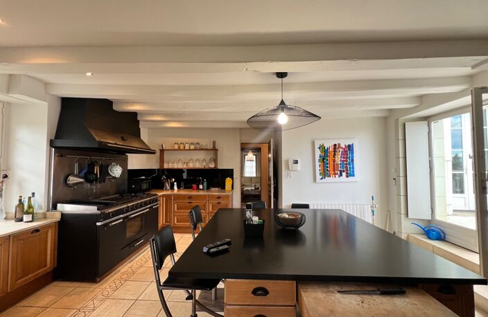 SUPERBE DEMEURE EN PIERRE DE 250 M² – CHARME, VOLUMES ET PISCINE CHAUFFÉE -10min Châtellerault nord — photo 5