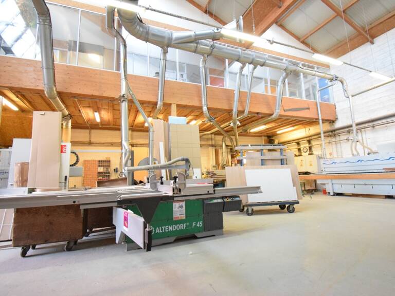 Immeuble et Usine à  VITRY SUR SEINE (94) Grosse rentabilité Visite du site le 13 Octobre matin uniquement — photo 1