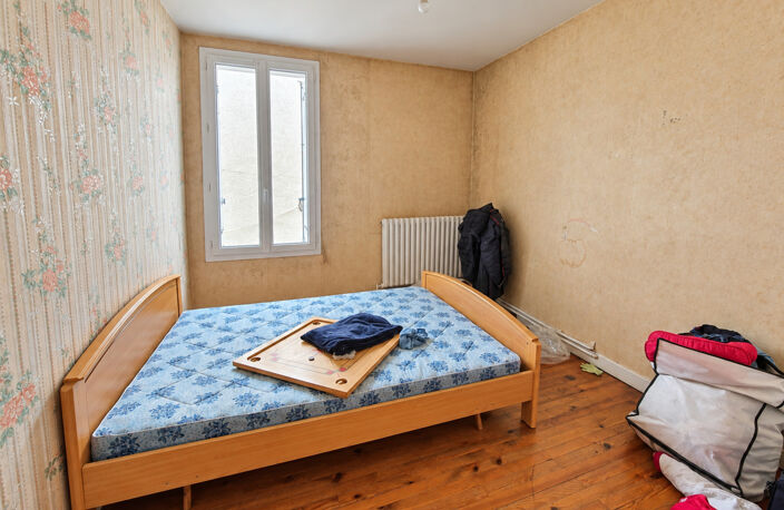 Maison à vendre 4 pièces SAINT JEAN D'ANGELY (17)- 89 m² habitables - garage - jardin — photo 4