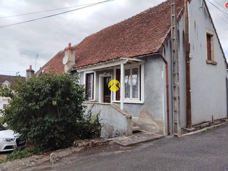 Jolie maison village avec commerces — photo 1