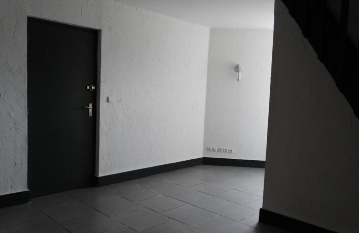 Duplex/Triplex — photo 2
