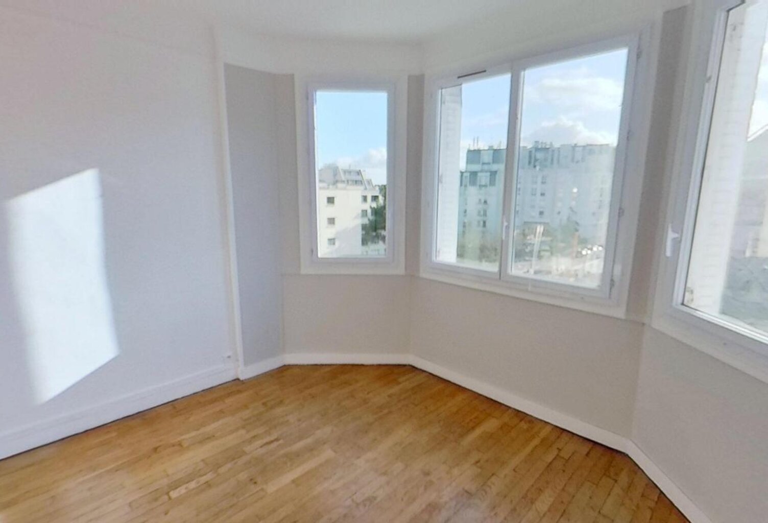 19 rue du Calvaire-Saint Cloud-92210 - T1 Non meublé - 900 €CC — photo 1