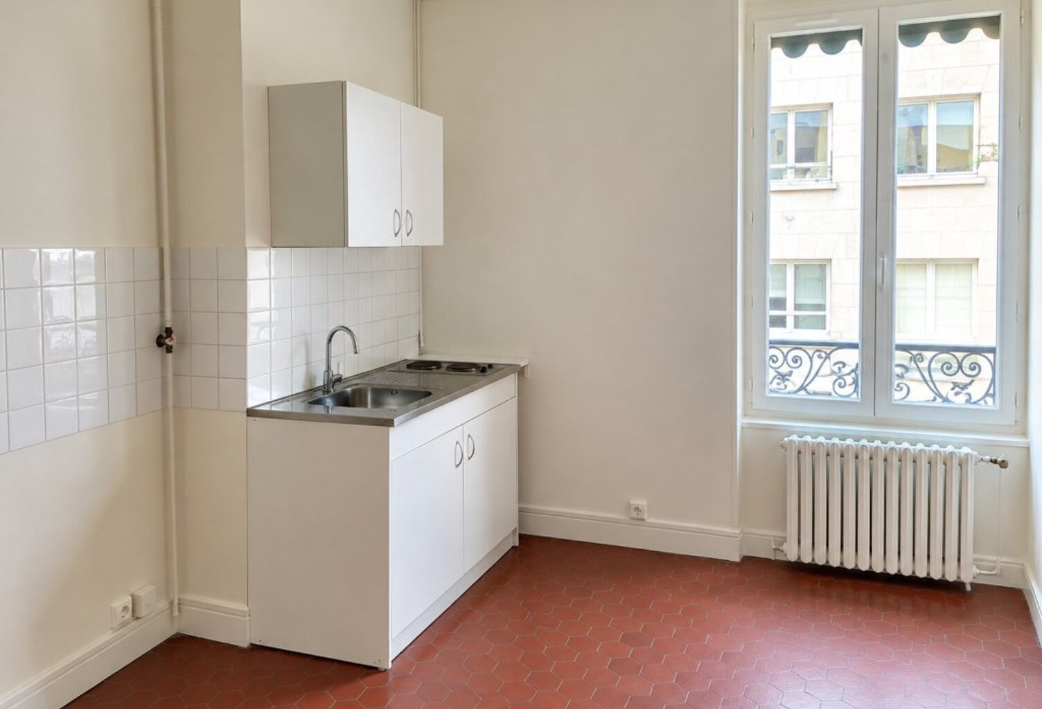 VILLEURBANNE - METRO CHARPENNES - RUE DEDIEU — photo 1