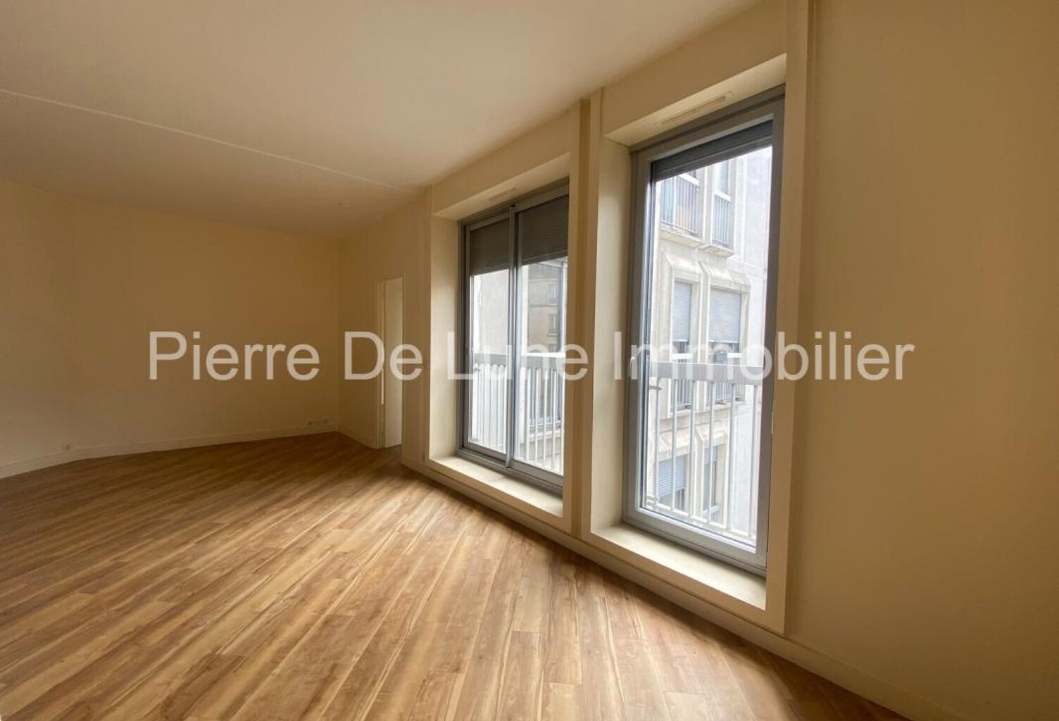 Appartement T2 - 4ème étage avec acsenceur - Cave et parking — photo 1