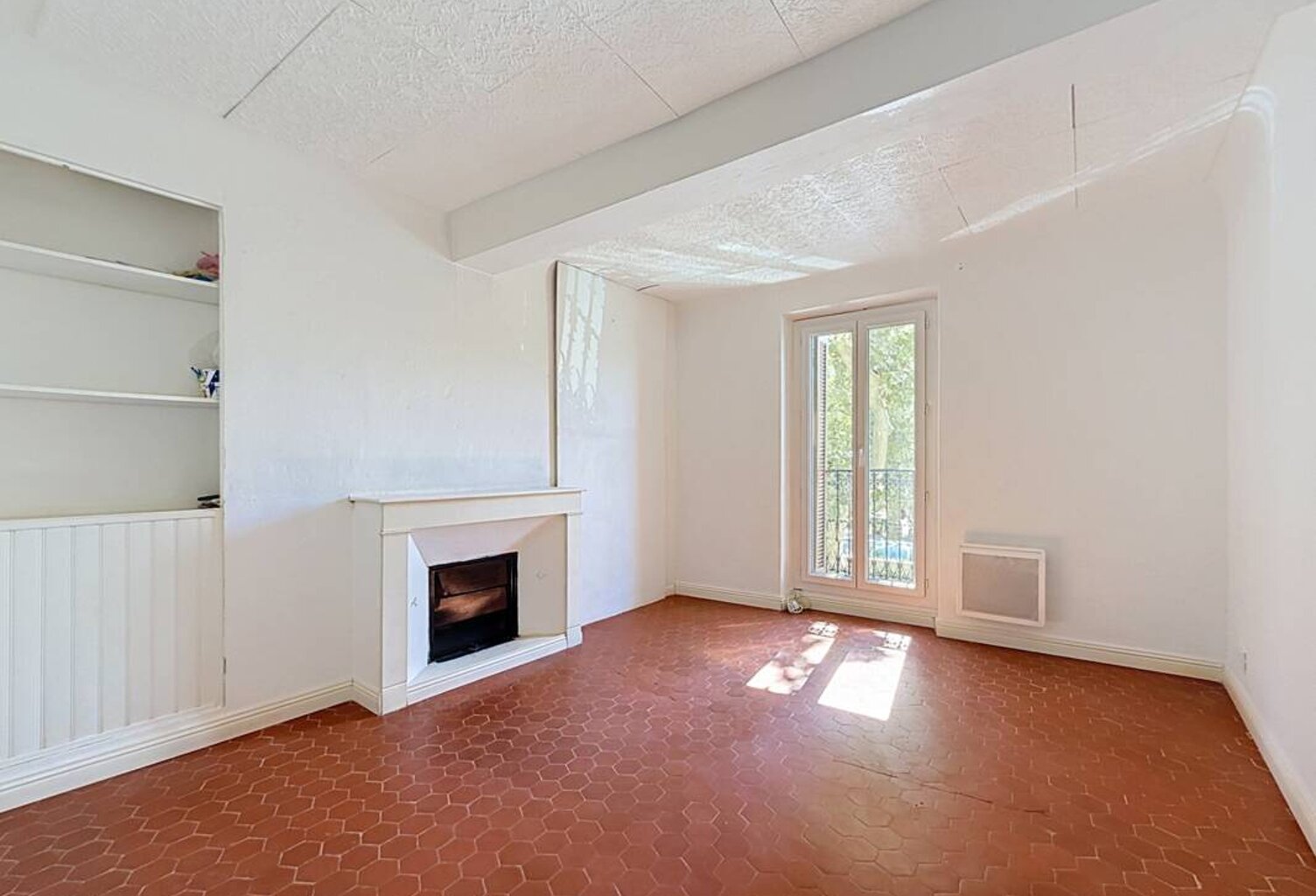 MONTAUROUX _Maison de village de 105 m²  6 pièces dont 5 chambres — photo 1