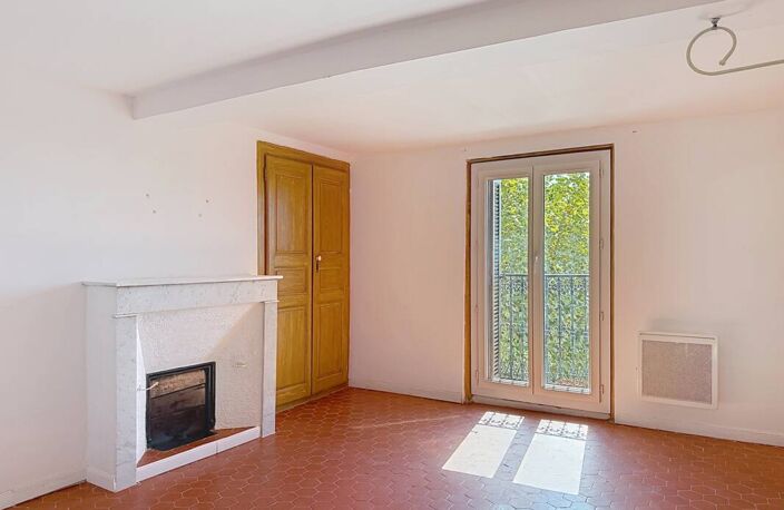 MONTAUROUX _Maison de village de 105 m²  6 pièces dont 5 chambres — photo 2