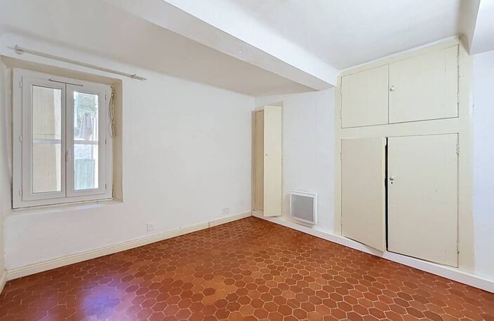 MONTAUROUX _Maison de village de 105 m²  6 pièces dont 5 chambres — photo 4