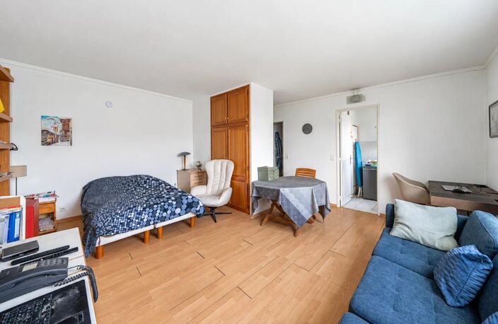 Paris XIVème - Av Maine: Studio au 6ème étage vue dégagée — photo 3