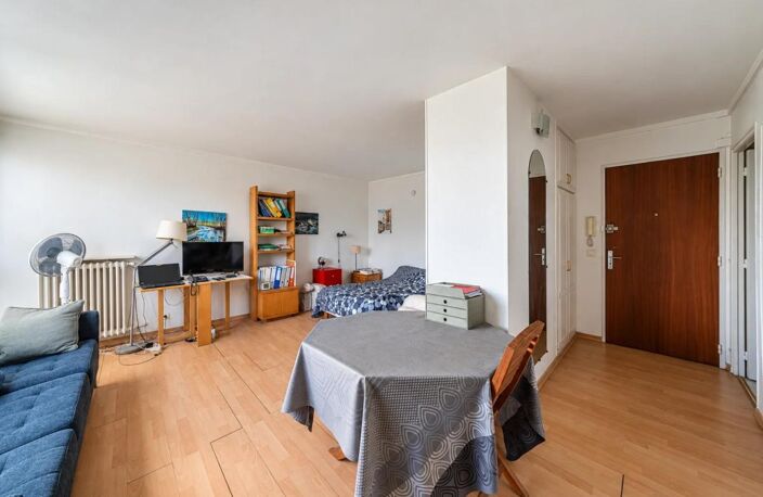 Paris XIVème - Av Maine: Studio au 6ème étage vue dégagée — photo 4