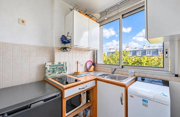 Paris XIVème - Av Maine: Studio au 6ème étage vue dégagée — photo 5