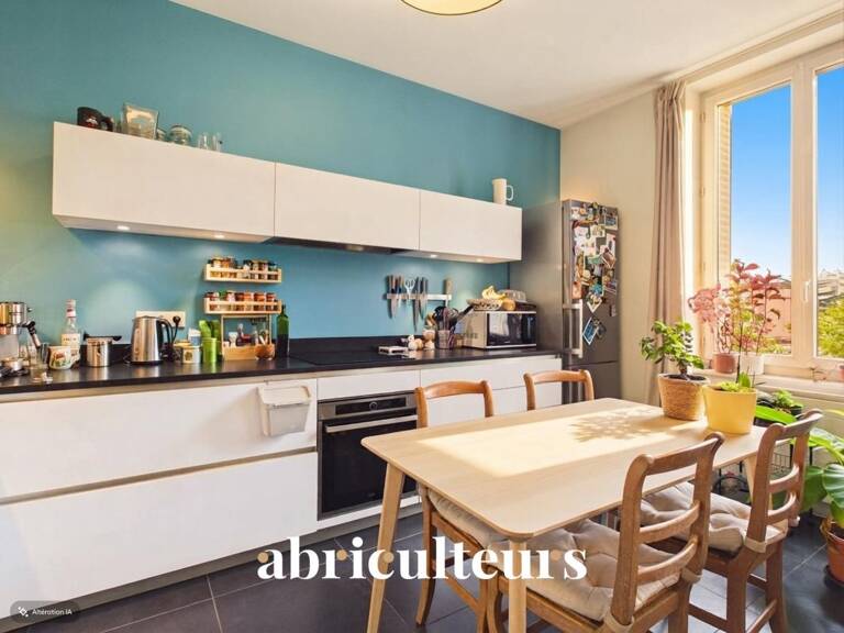 Appartement traversant lumineux en vente à Monplaisir — photo 1