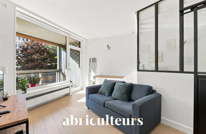 Paris 15e – Studio avec coin nuit et balcon-loggia proche de la tour Eiffel — photo 3