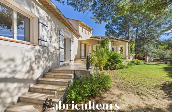 Villa d'architecte rénovée de 155 m² à vendre au pied du Luberon à Cheval-Blanc (84460) — photo 4