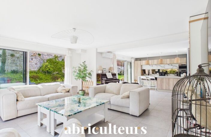 Superbe maison familiale contemporaine 3 chambres  DPE A avec mini piscine éco, jardin, terrasse  au centre de Saint-Laurent-du-Var — photo 4
