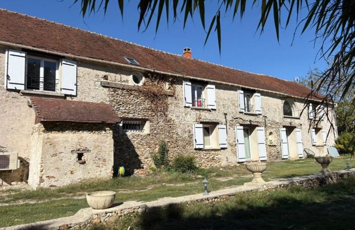À quelques kilomètres de La Ferté-Gaucher – Maison familiale de 250 m² — photo 3