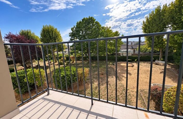 LES CLAYES -  BALCON AVEC VUE DEGAGEE — photo 2
