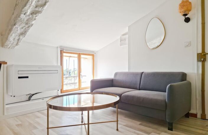 Studio meublé rénové avec vue dégagée et climatisation réversible — photo 3