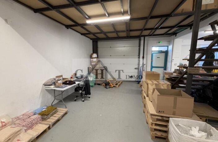 LOCAL D'ACTIVITÉ A VENDRE DE 231M2 — photo 2