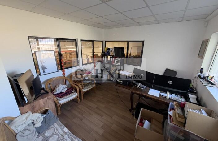LOCAL D'ACTIVITÉ A VENDRE DE 231M2 — photo 3