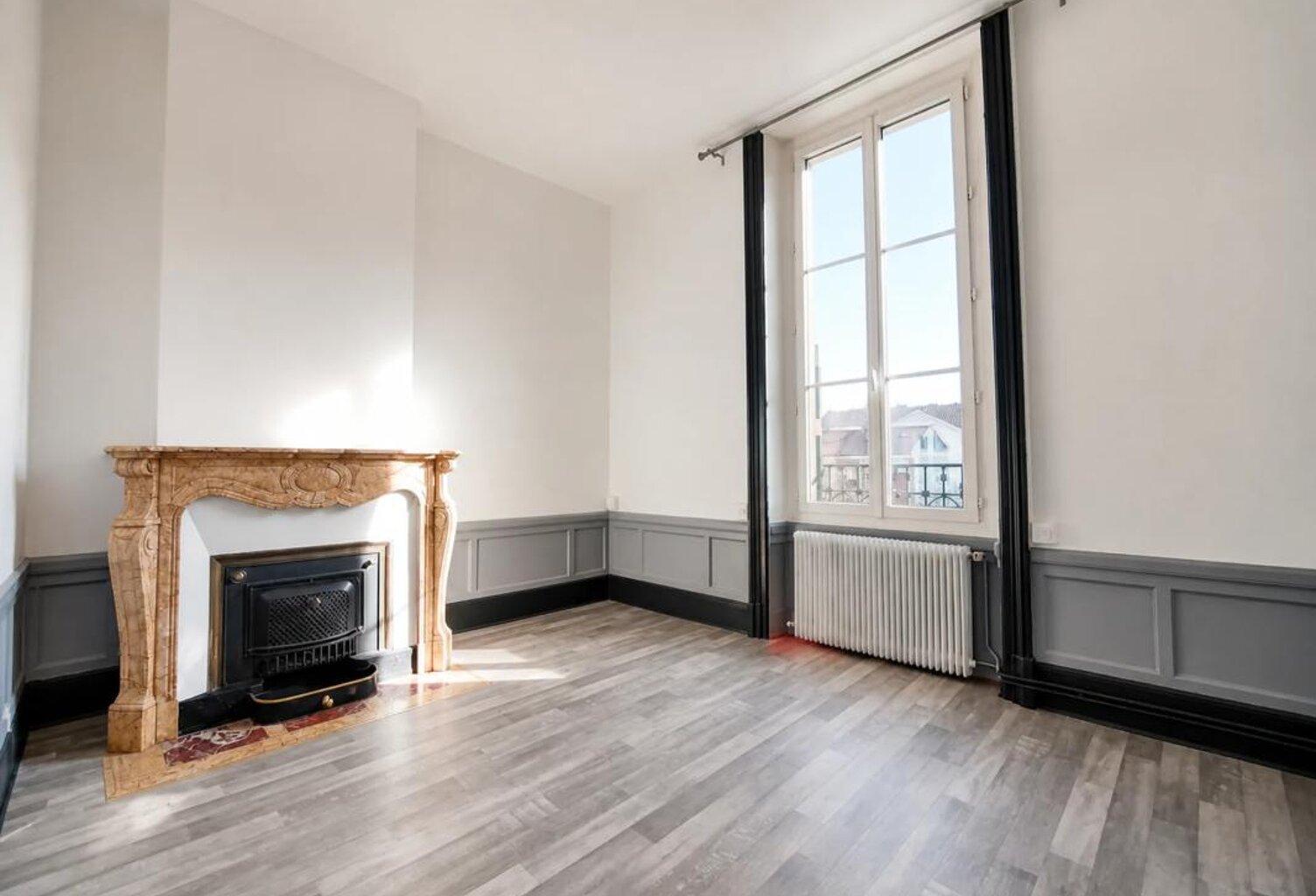 Bel appartement T4 dans l'ancien, rénové, à 100 m de la gare — photo 1