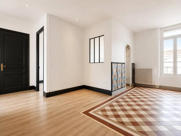 Bel appartement T4 dans l'ancien, rénové, à 100 m de la gare — photo 1