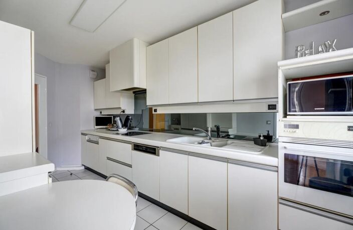 🏡 LYON 8ᵉ – MAISON DE LA DANSE – APPARTEMENT 5 PIÈCES – 107 M² – 2 TERRASSES – GARAGE – CAVE — photo 4