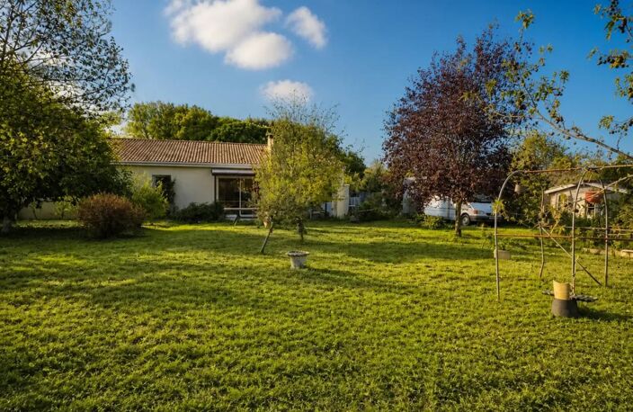 Maison de 5 pièces de 110 m² à Val-de-Livenne — photo 2