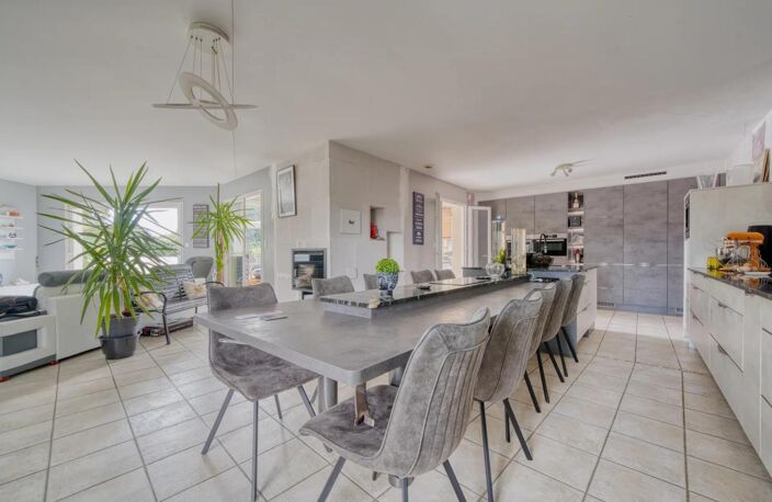 Maison de 6 pièces de 160 m² à Sainte-Gemme — photo 2