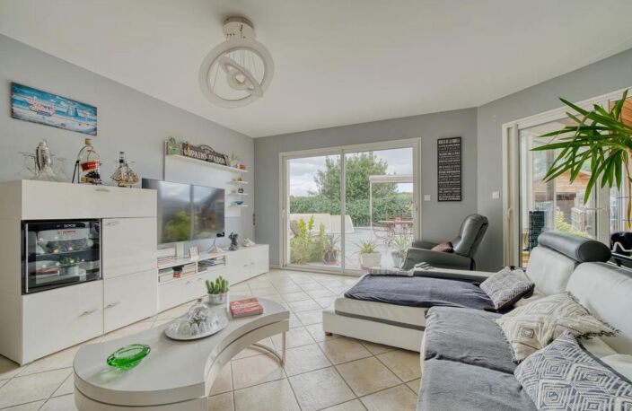 Maison de 6 pièces de 160 m² à Sainte-Gemme — photo 3