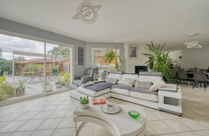 Maison de 6 pièces de 160 m² à Sainte-Gemme — photo 5
