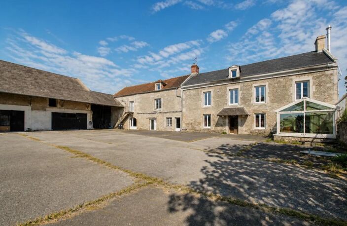 Maison de 10 pièces de 467 m² à Valambray — photo 2