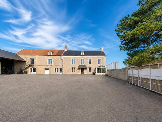 Maison de 10 pièces de 467 m² à Valambray — photo du bien