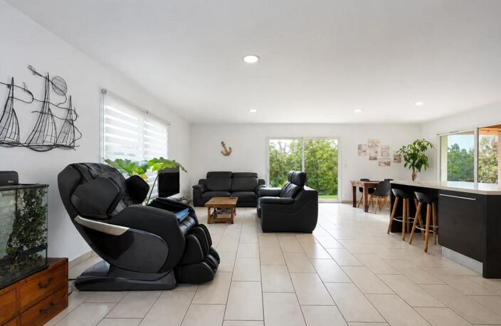 Maison de plain-pied avec piscine et espace indépendant de 97 m2 — photo 4