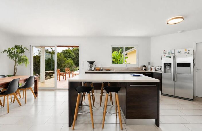 Maison de plain-pied avec piscine et espace indépendant de 97 m2 — photo 5