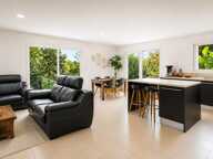 Maison de plain-pied avec piscine et espace indépendant de 97 m2 — photo 3
