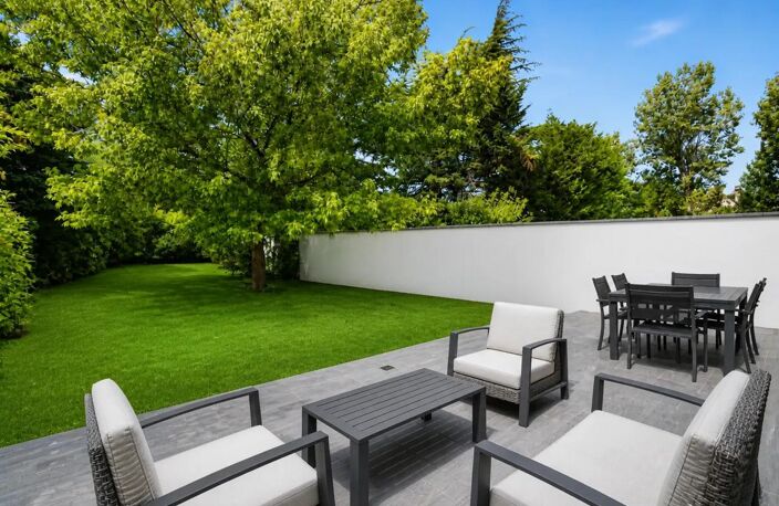Maison de 9 pièces de 262 m² à Enghien-les-Bains — photo 4