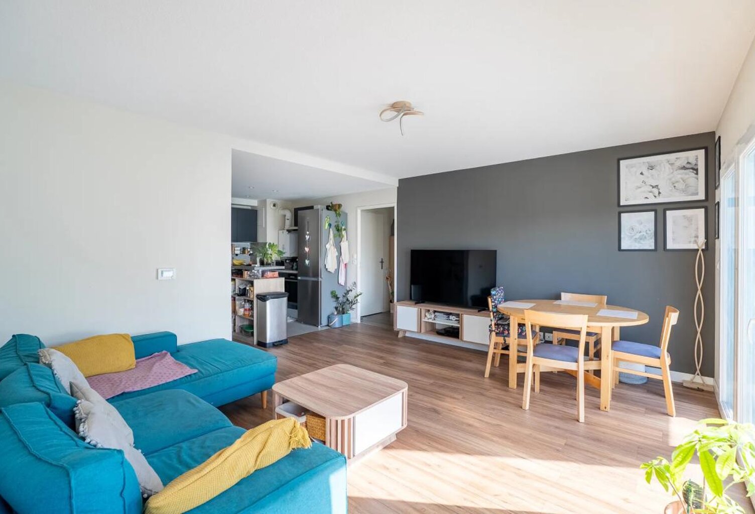 Appartement 4 pièces de 80 m² à Cenon — photo 1