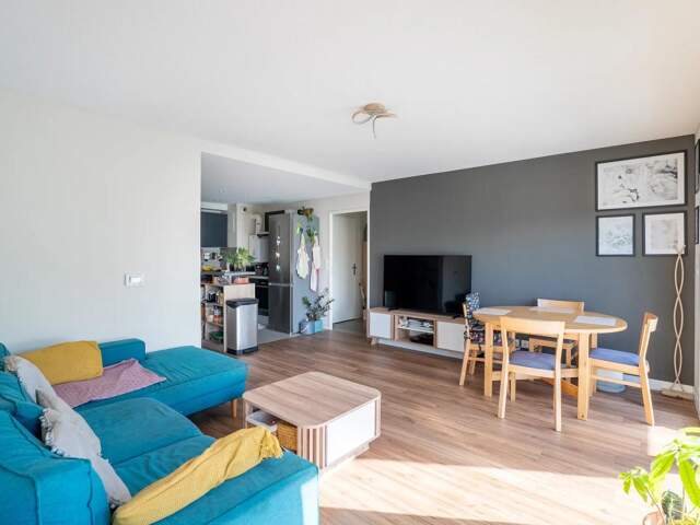 Appartement 4 pièces de 80 m² à Cenon — photo du bien